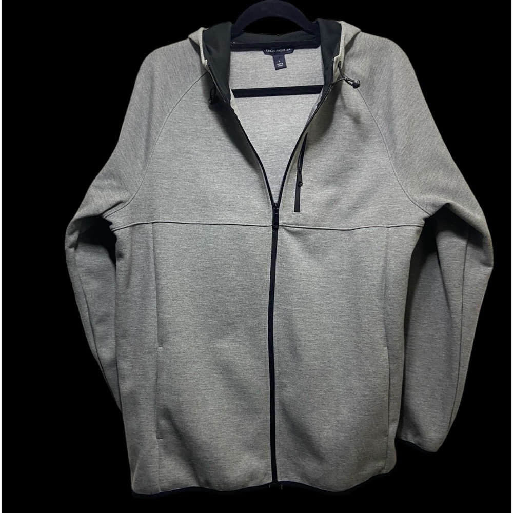 Men’s urban frontier grey zip up jacket with hood double knit size LARGE. New